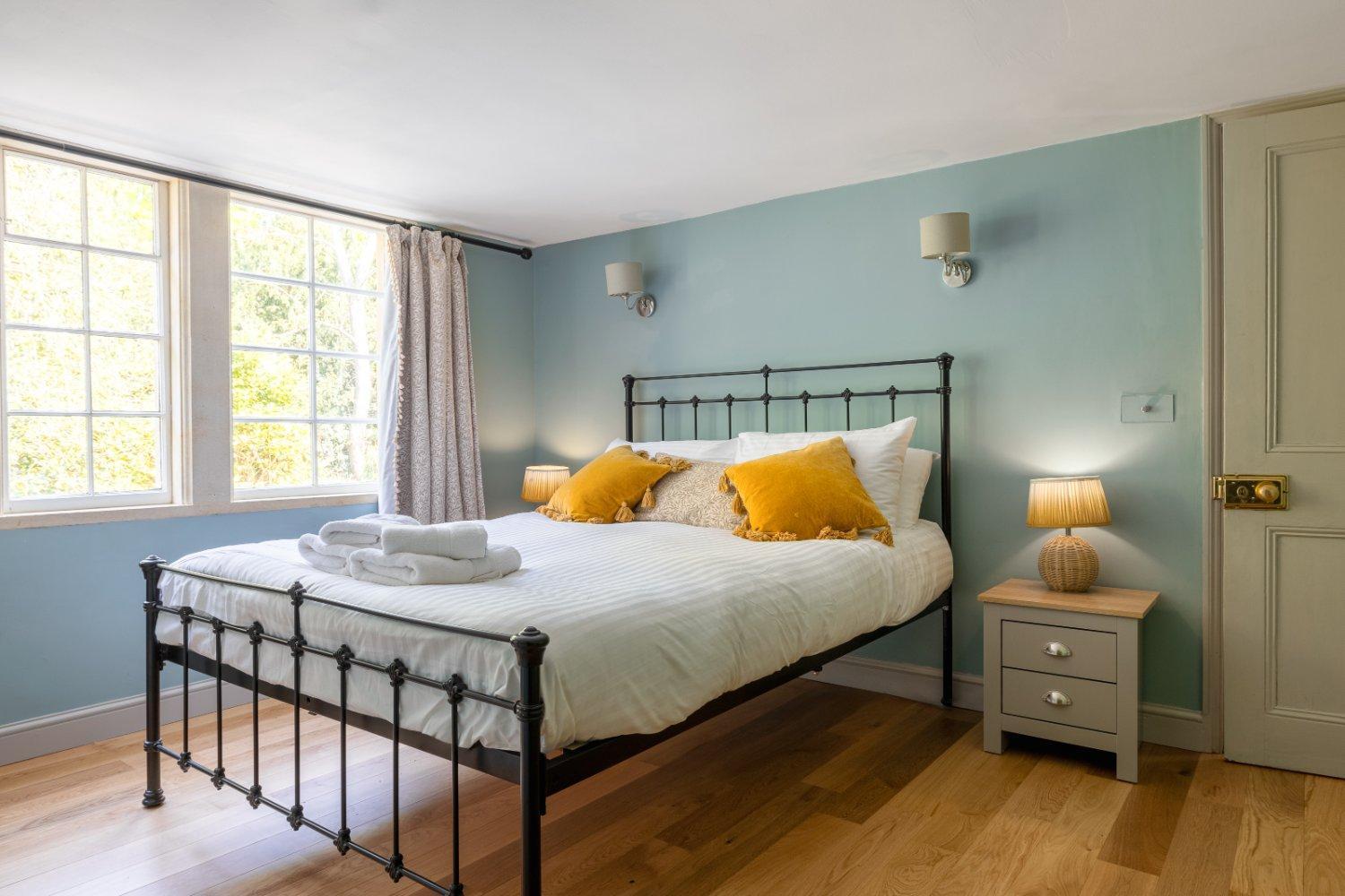 The School Rooms Estate: Georgian Charm with Pool and Hot Tub near Bath Box  Exterior photo